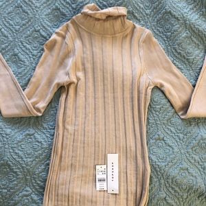 Khaki Turtle Neck top from TopShop 🥰